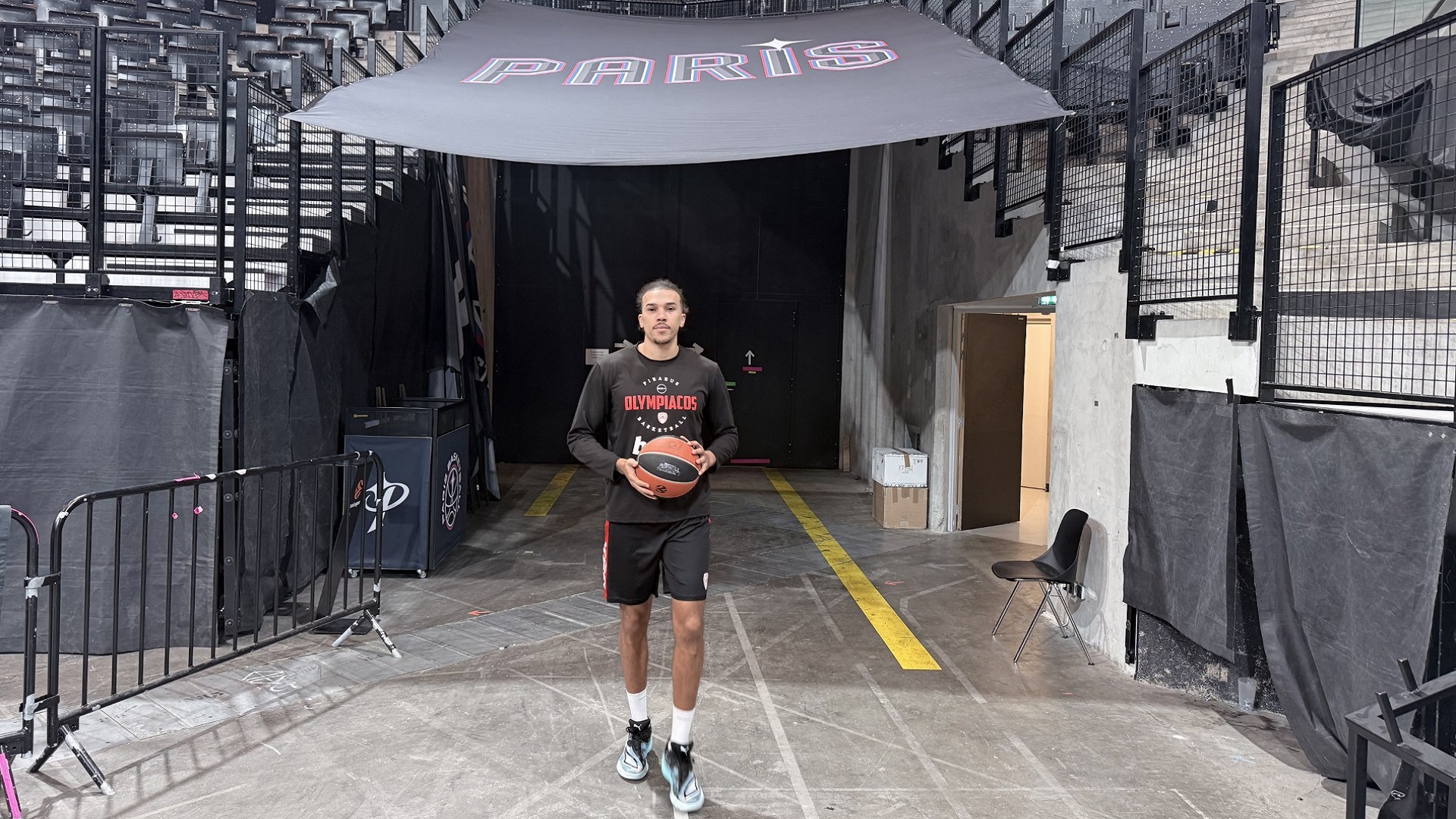 Γουόρντ: «Θα ήταν ασέβεια να κρατηθώ πίσω...»