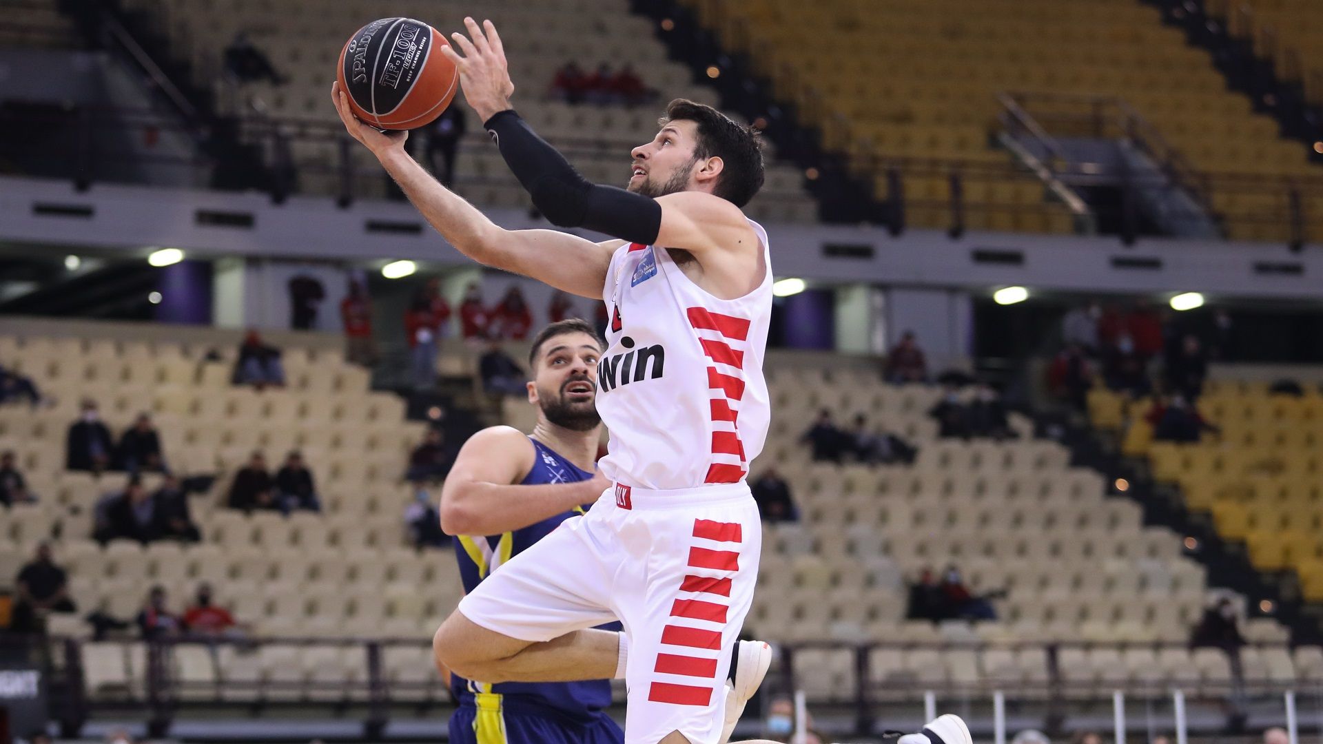 "Καθάρισε" με 100άρα το Λαύριο