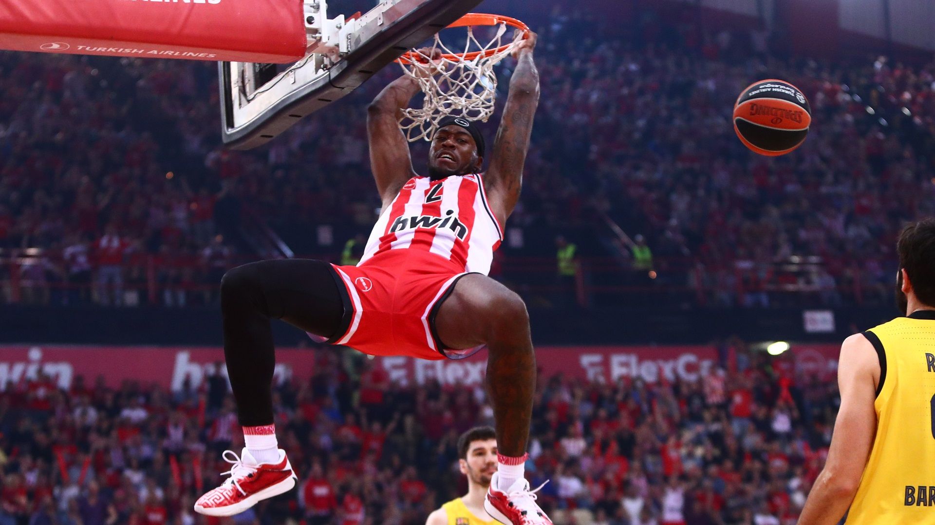 Έχασε, αλλά δεν εγκαταλείπει τη μάχη