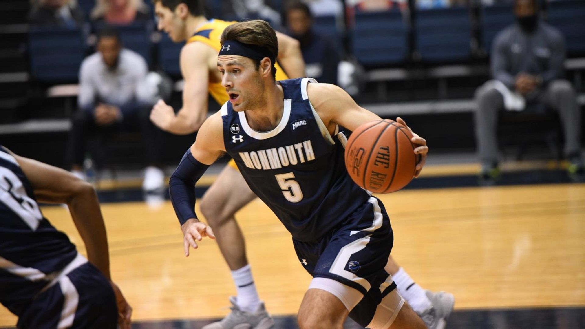 Papas docks at Piraeus