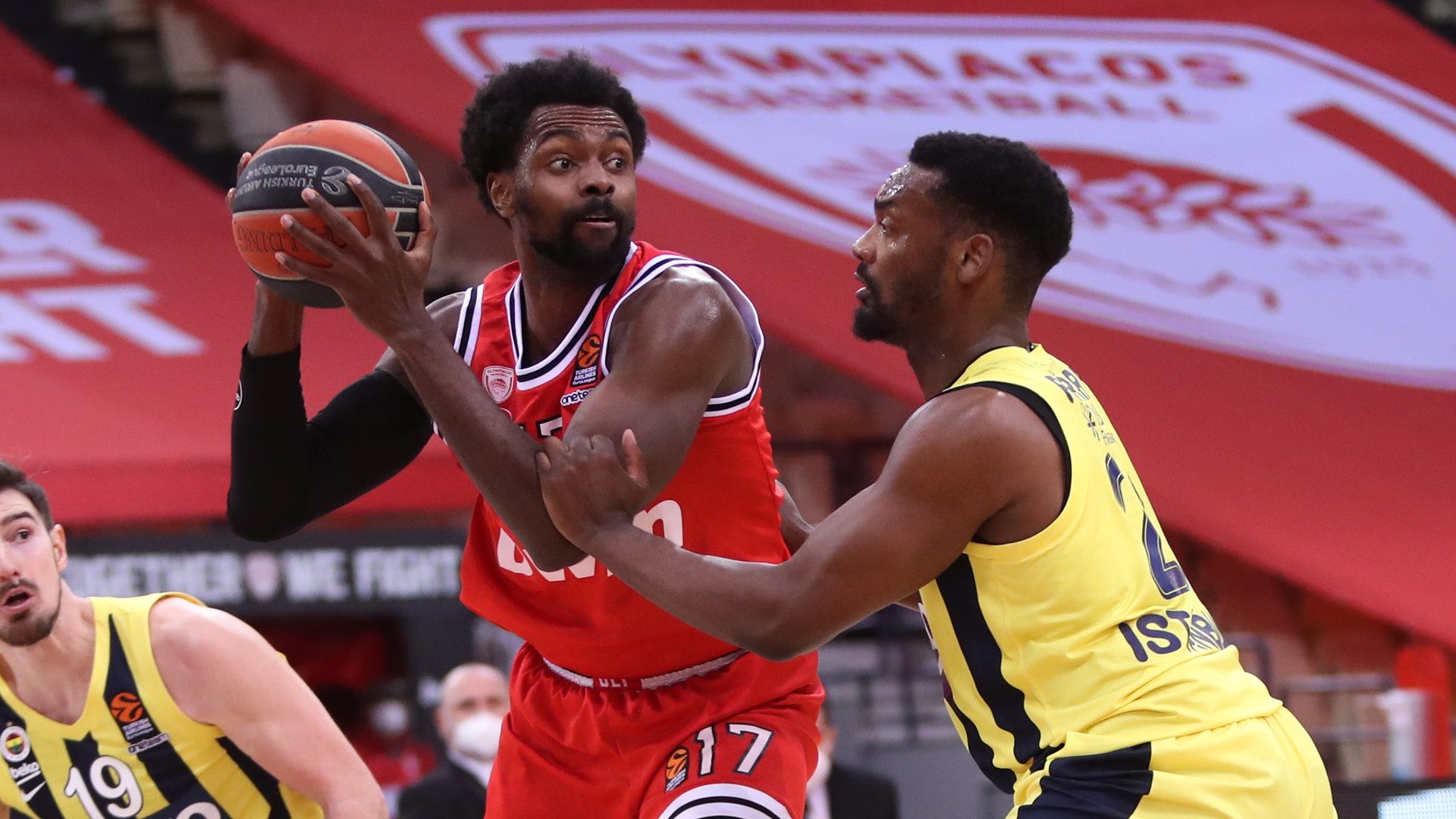 Δεν τα κατάφερε κόντρα στην Φενέρ (vid)