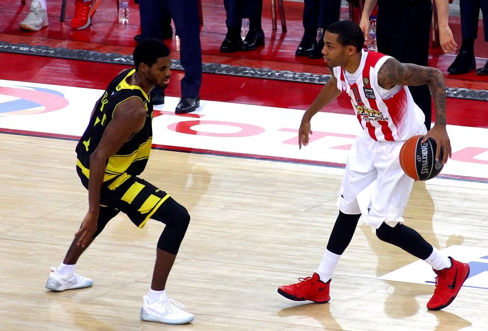 Στον τελικό ο Θρύλος