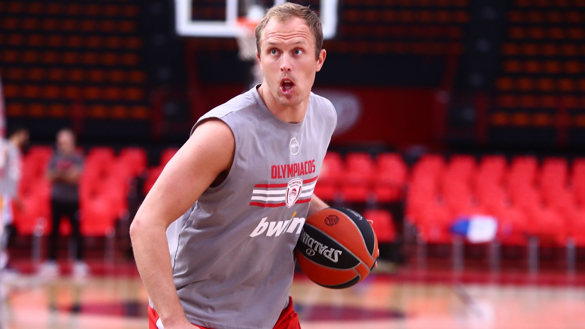 Σίκμα: «Πρέπει δώσουμε έμφαση στην άμυνα» (vid)