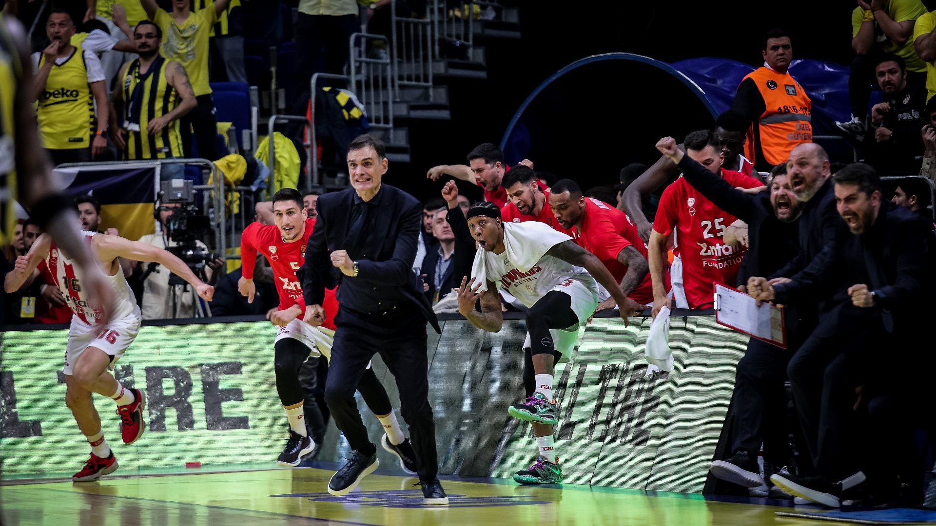 Μπαρτζώκας: «Η πίεση τώρα πάει στην πλευρά της Φενέρ»