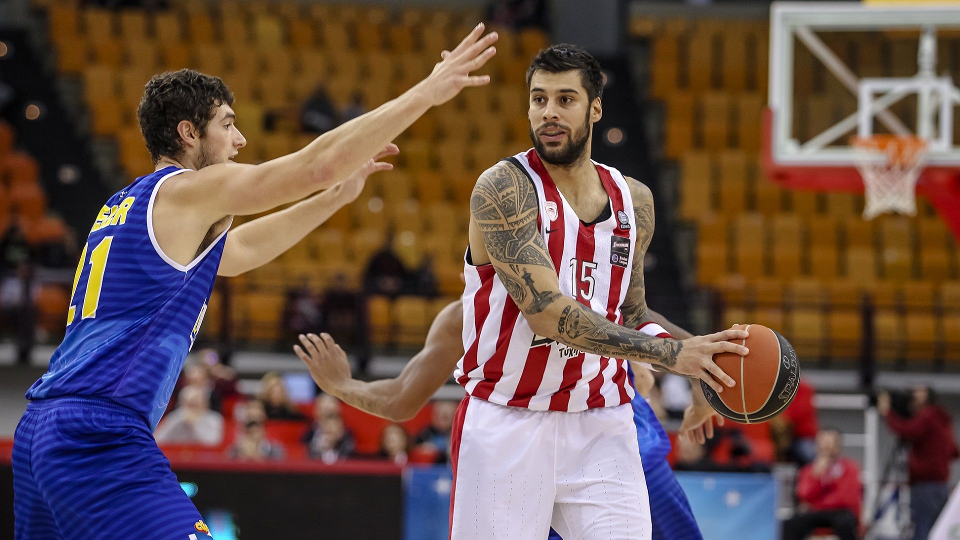 Νίκη με επιθετική πολυφωνία!