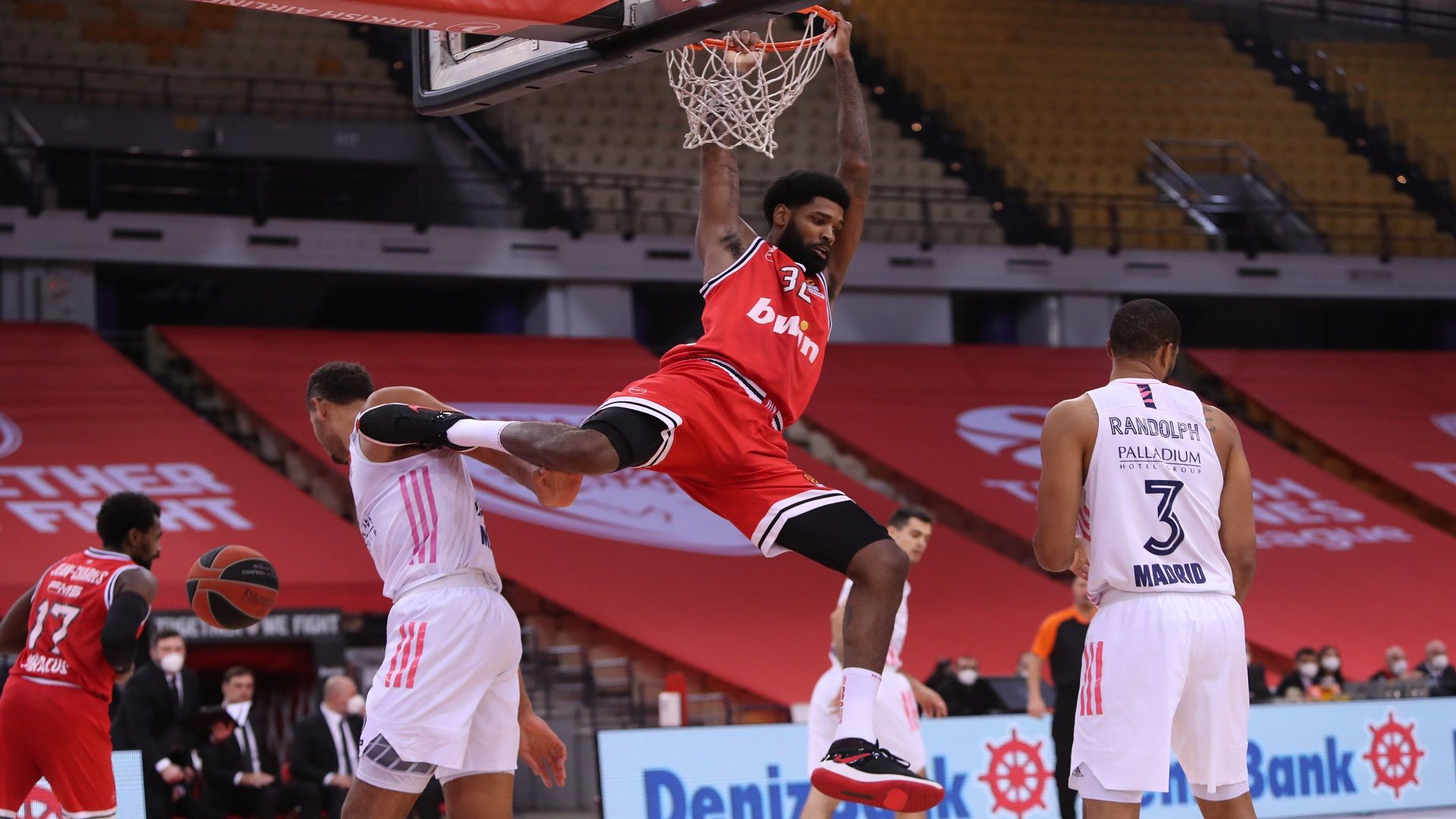 «Λύγισε» στην παράταση