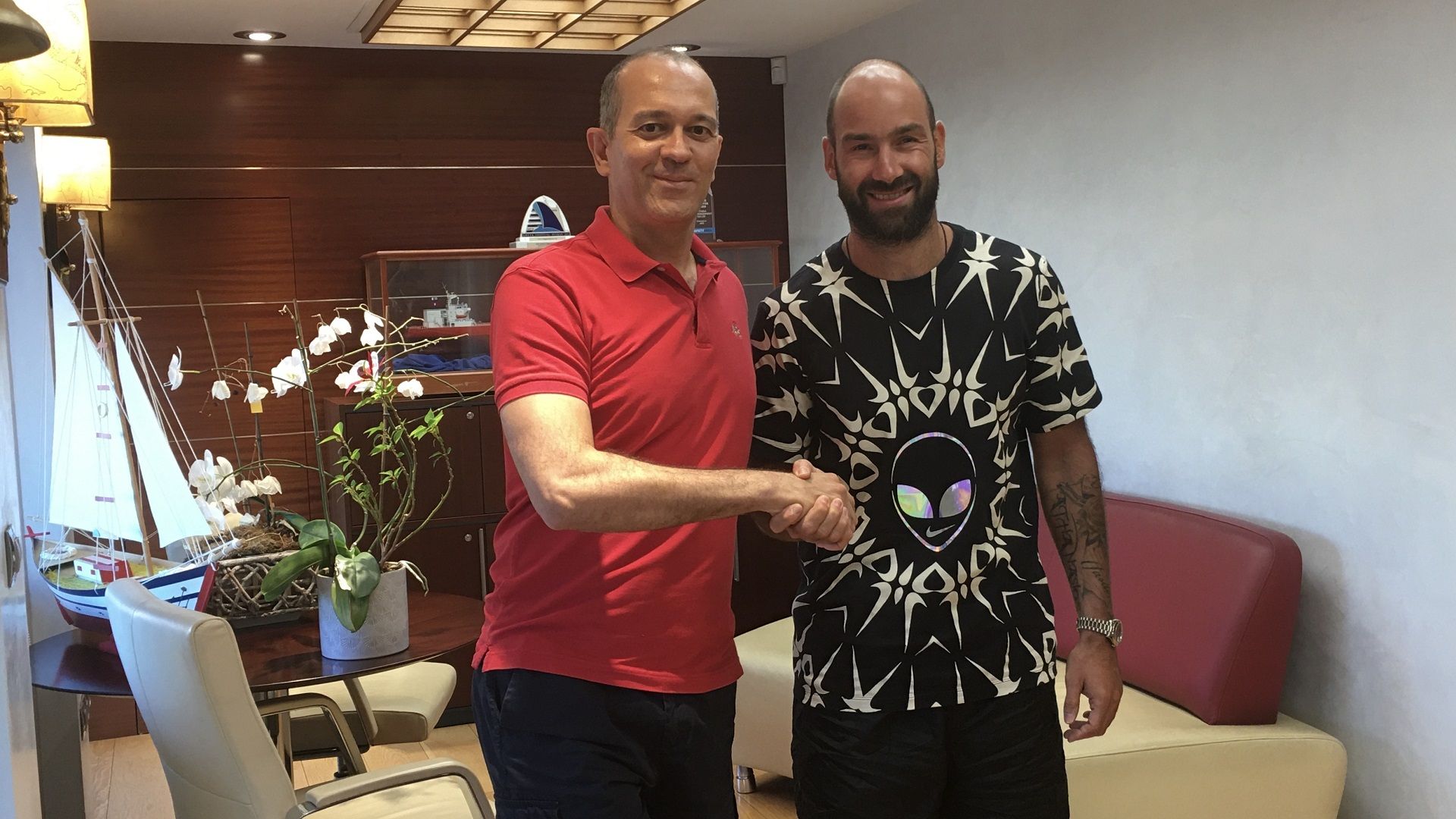 The King remains on the throne!