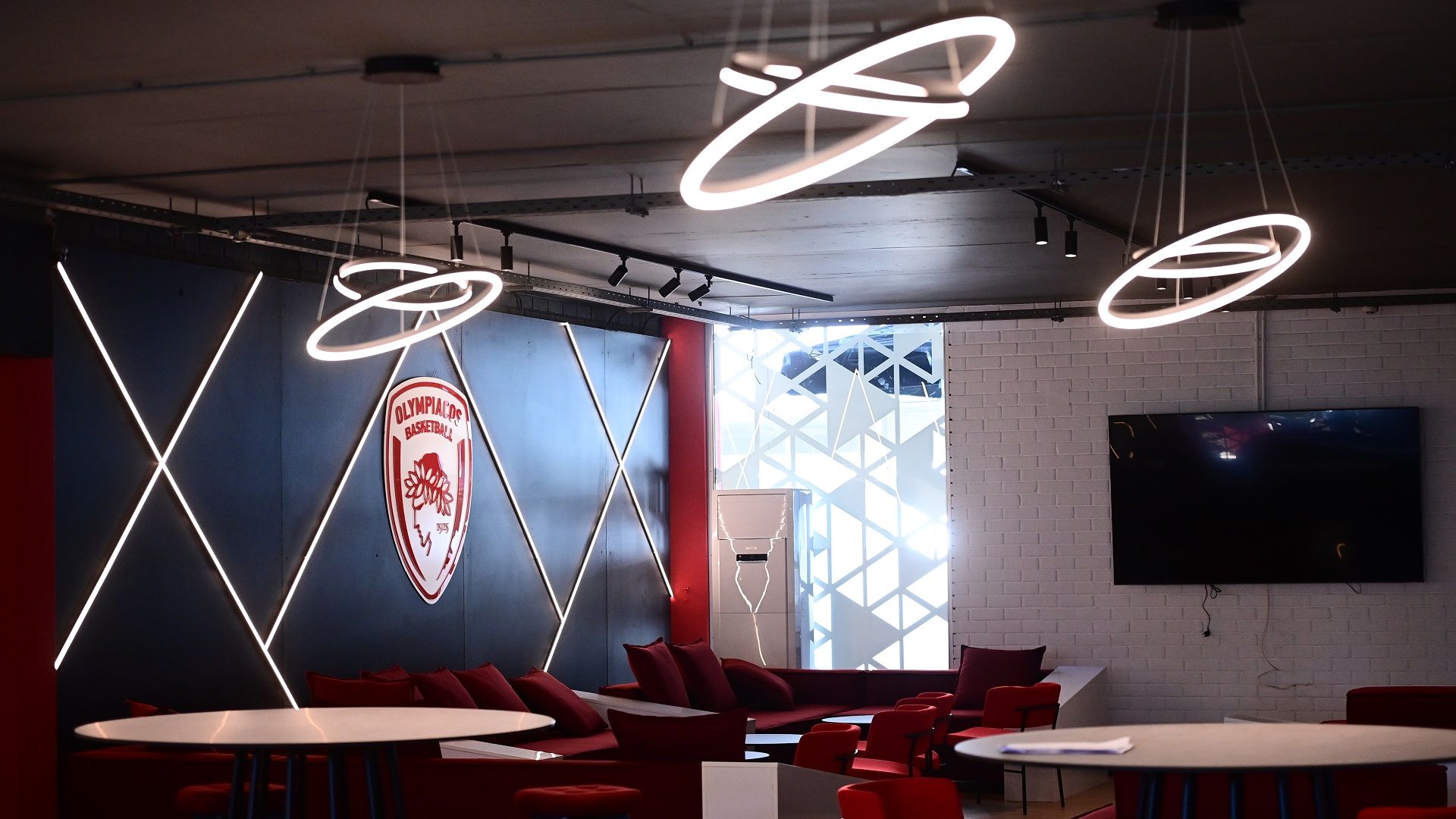 Το νέο «ερυθρόλευκο» VIP Lounge! (pics)