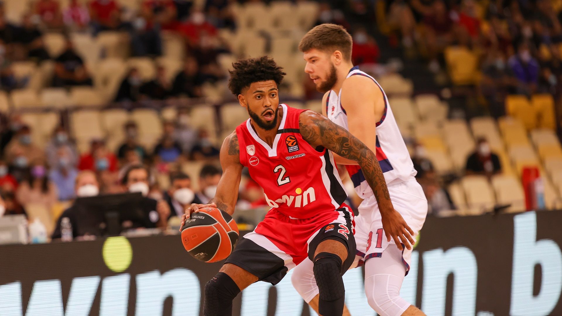 Σαρωτικός στην πρεμιέρα ο Θρύλος!