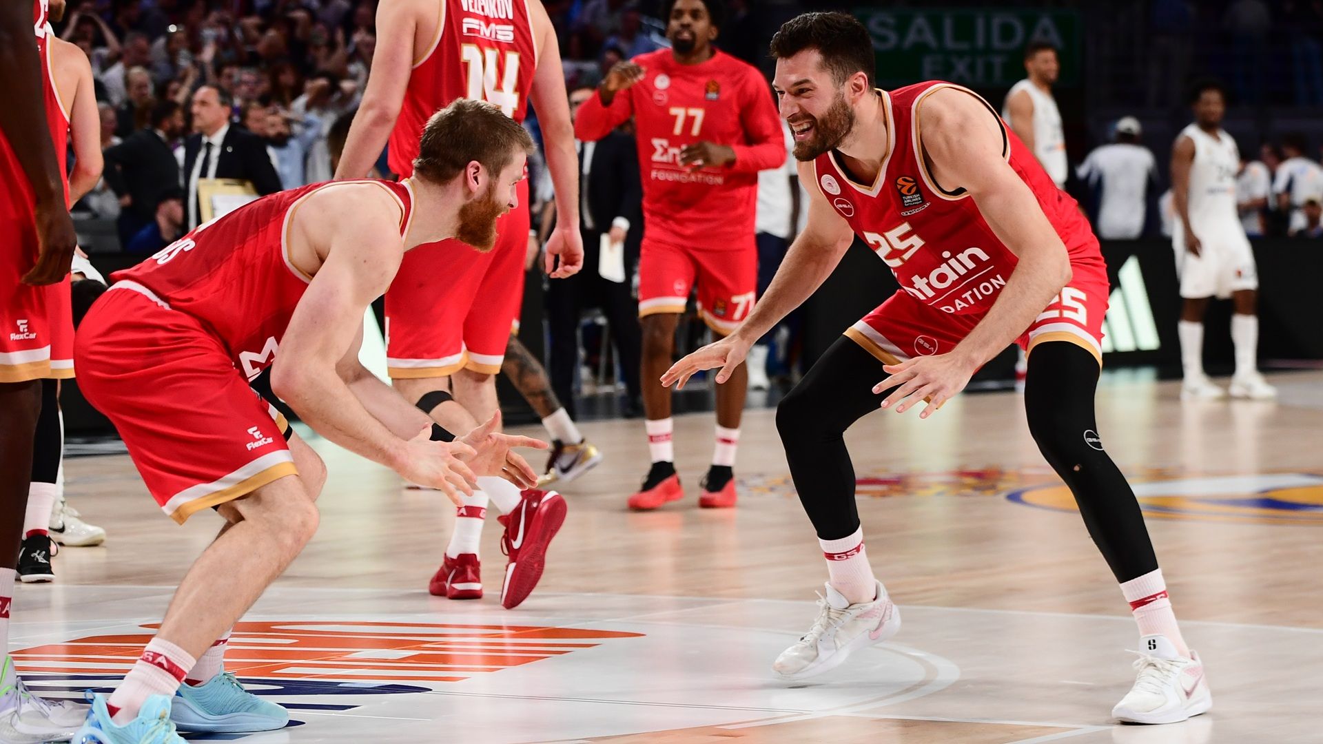 Πίτερς, Λι και Λαρεντζάκης στο OlympiacosBC TV για την πρόκριση στο Final Four (vid)