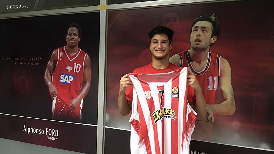 Arsenopoulos in “red and white”