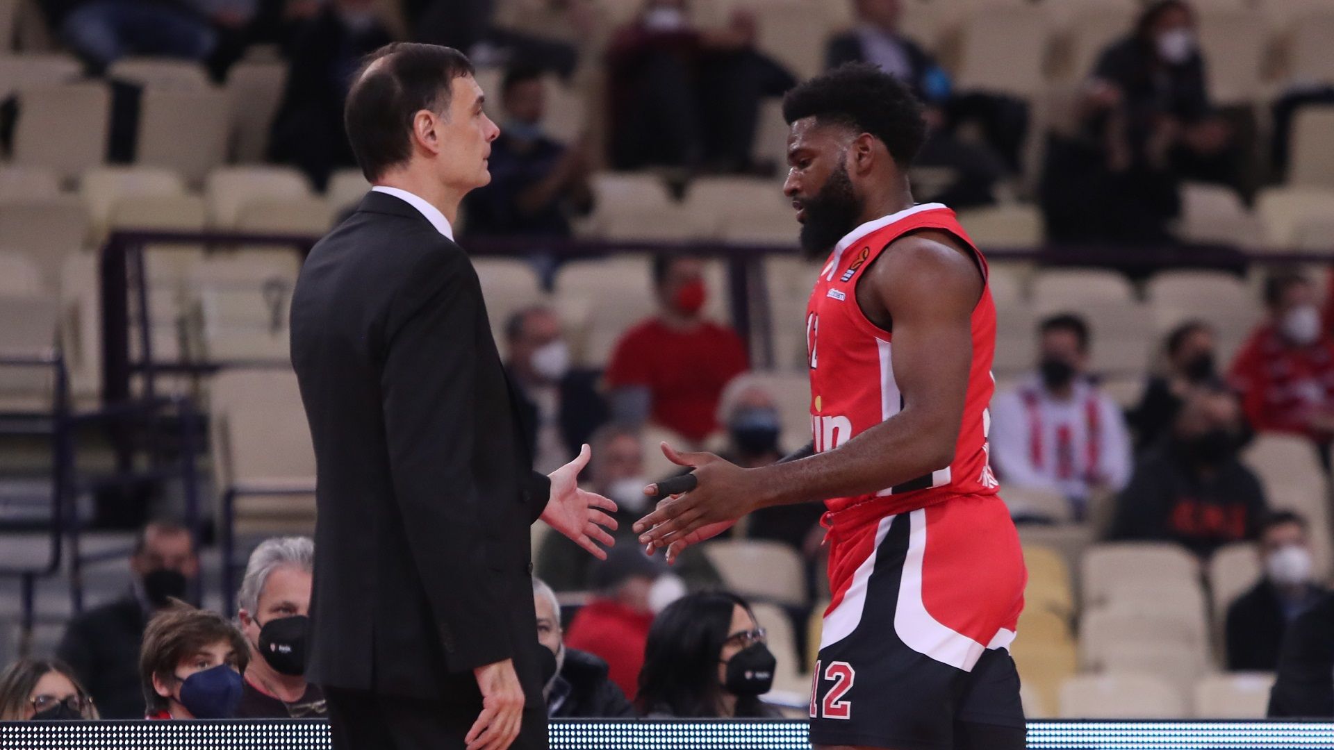 Μπαρτζώκας: «Είμαι ευλογημένος που προπονώ αυτούς τους παίκτες» (vid)