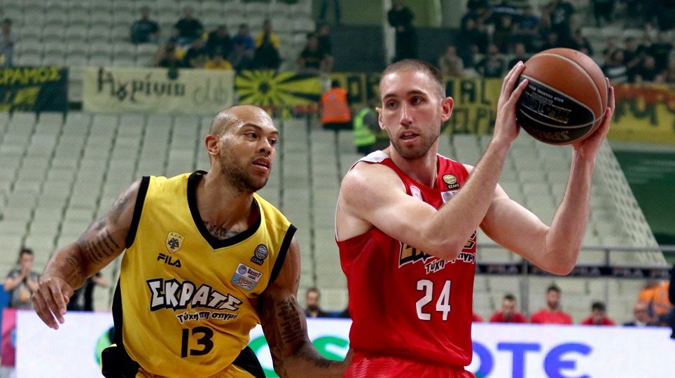 Olympiacos qualifies for the final