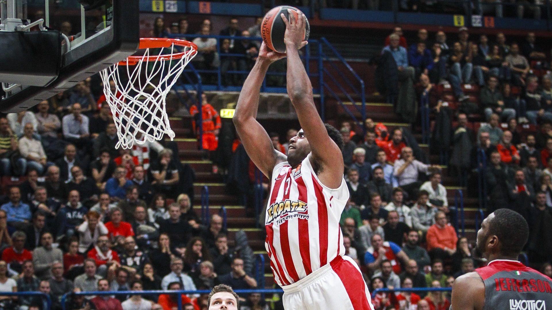 Επιστρέφει με το διπλό από το Μιλάνο!