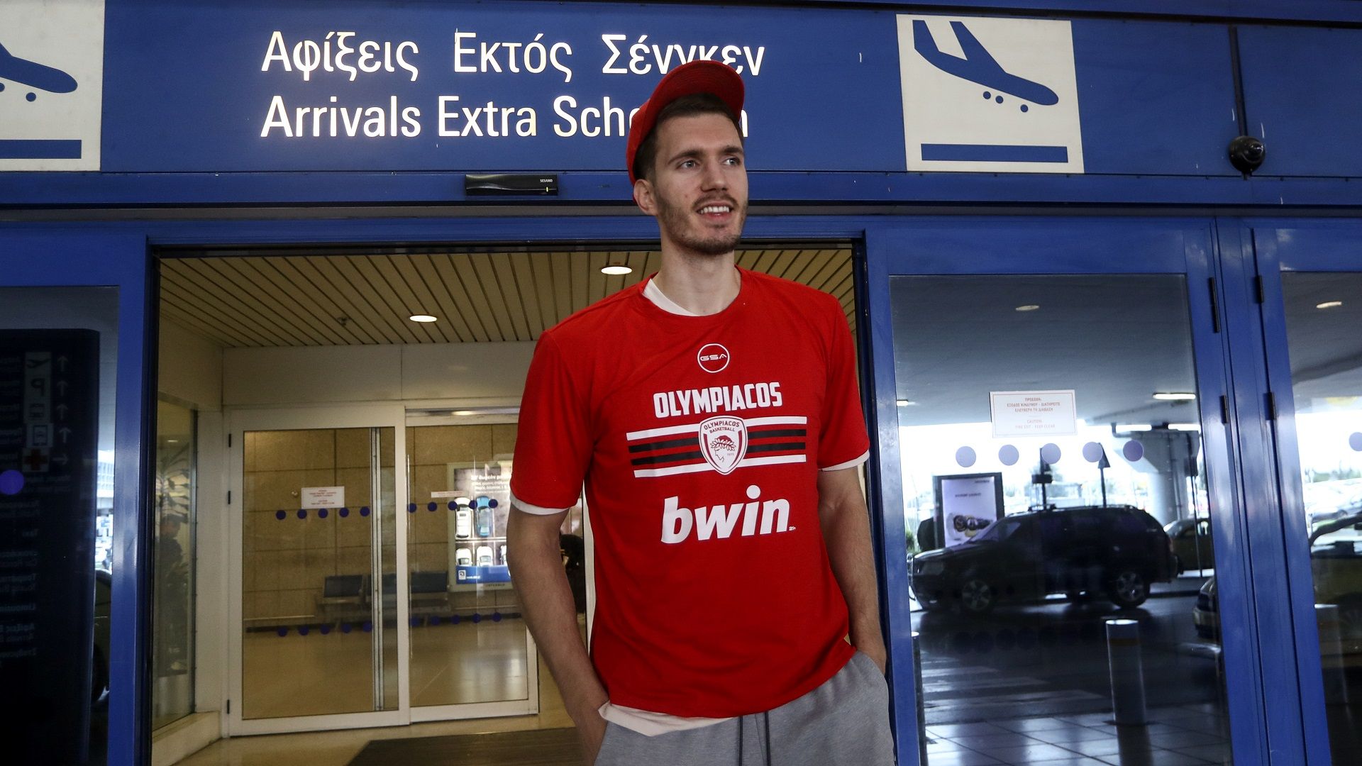 Πετρούσεφ: «Θα βοηθήσω την ομάδα» (vid)