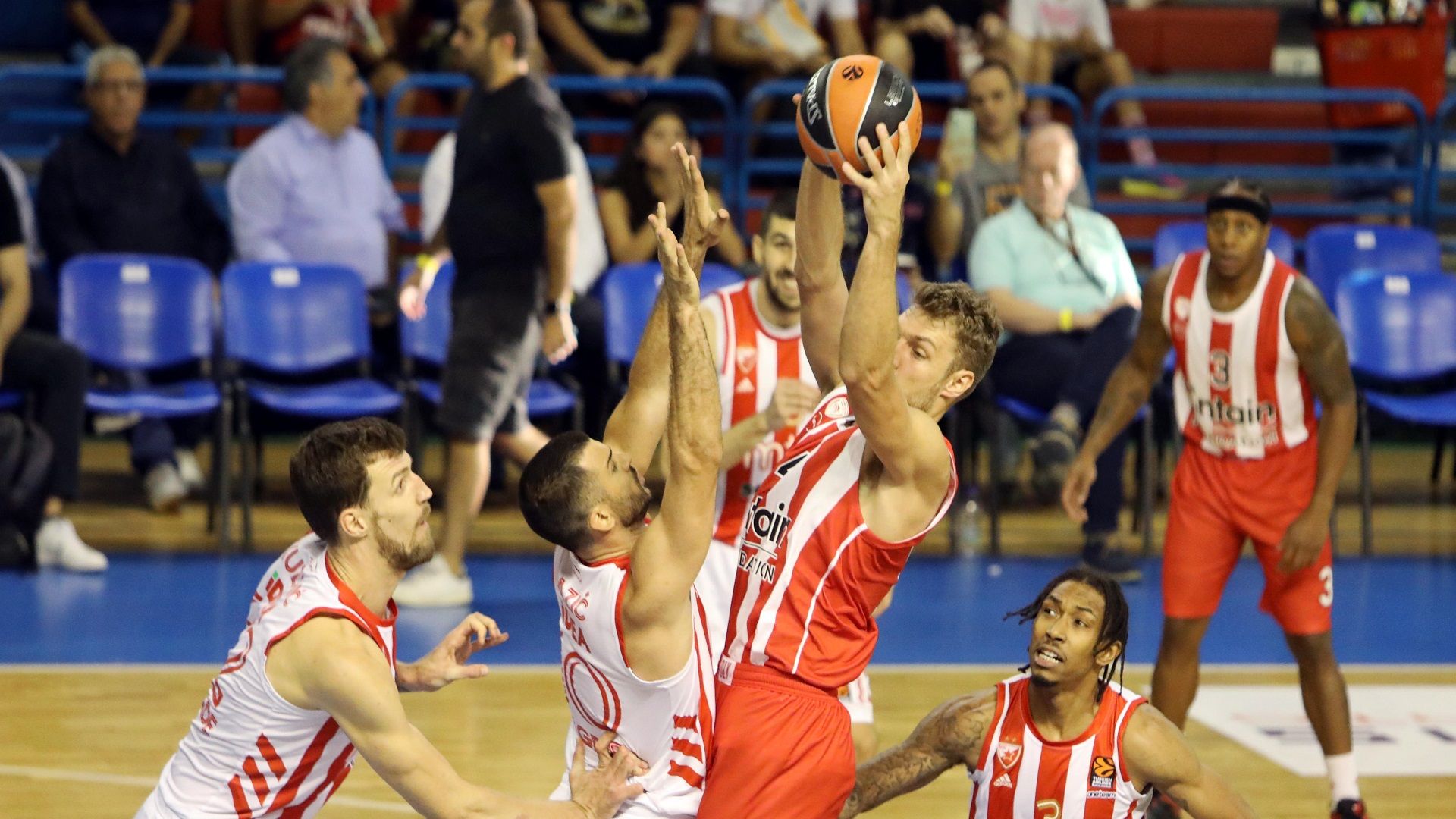 Πρωτιά και στο "Νεόφυτος Χανδριώτης"!