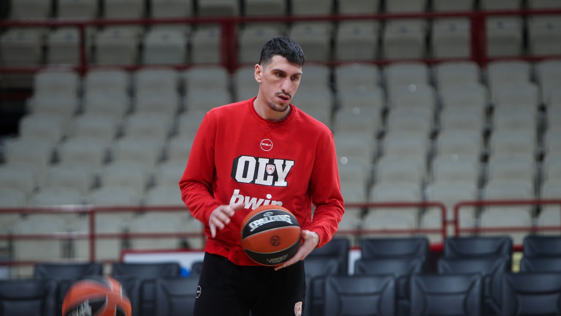 Λαρεντζάκης στο Olympiacos BC TV: «Να συνεχιστεί το σερί» (vid)