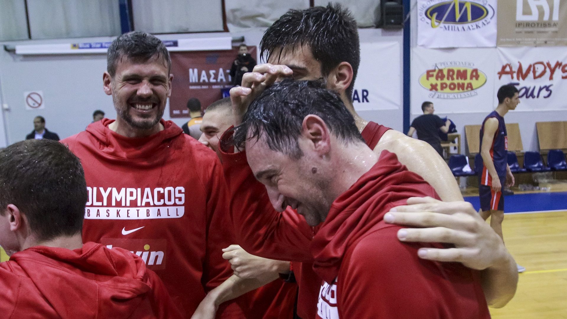 Εξαιρετικά αφιερωμένη η Κούπα! (vid)