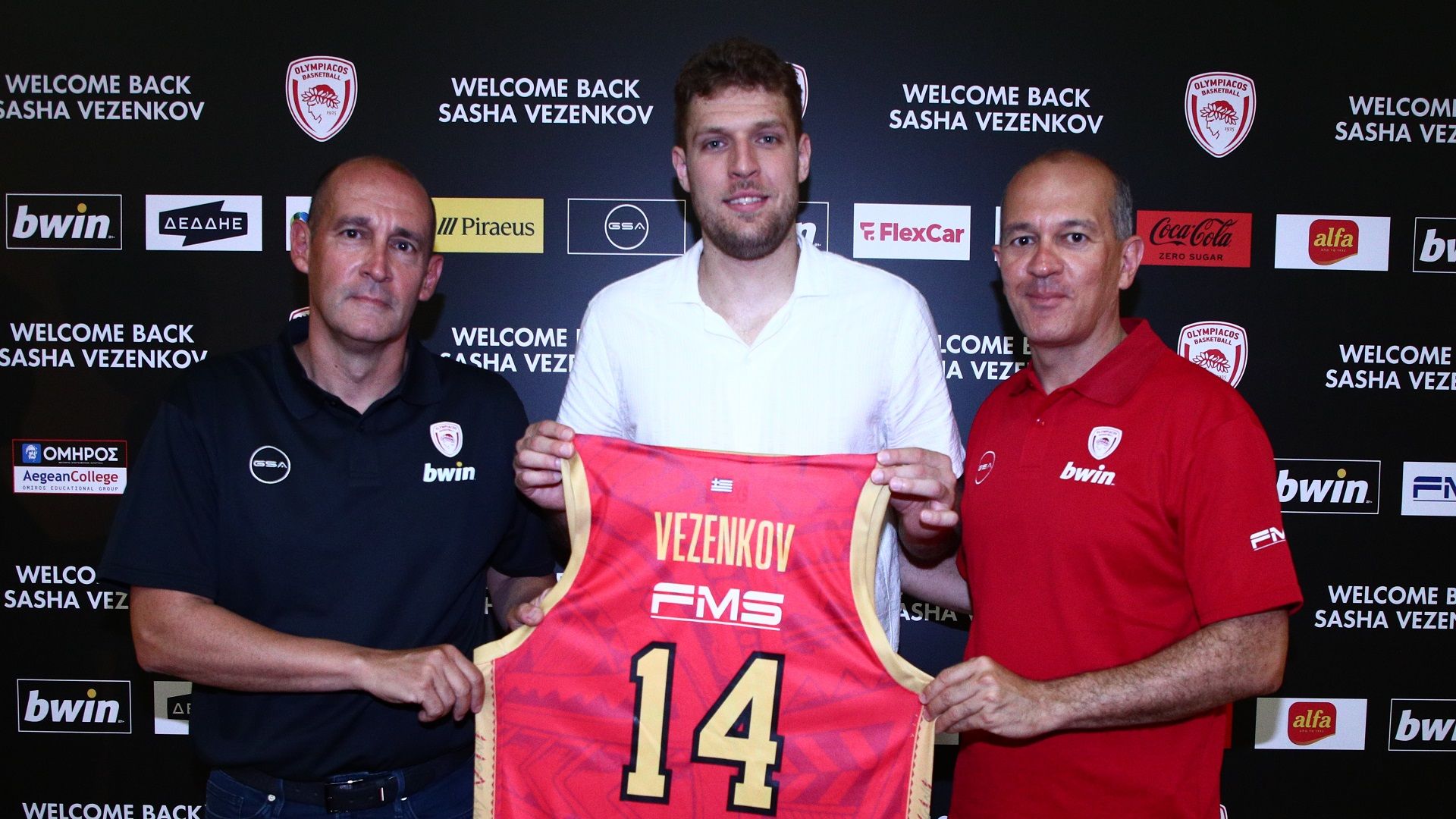 Συνέντευξη Τύπου: Η επιστροφή του Σάσα (vid)