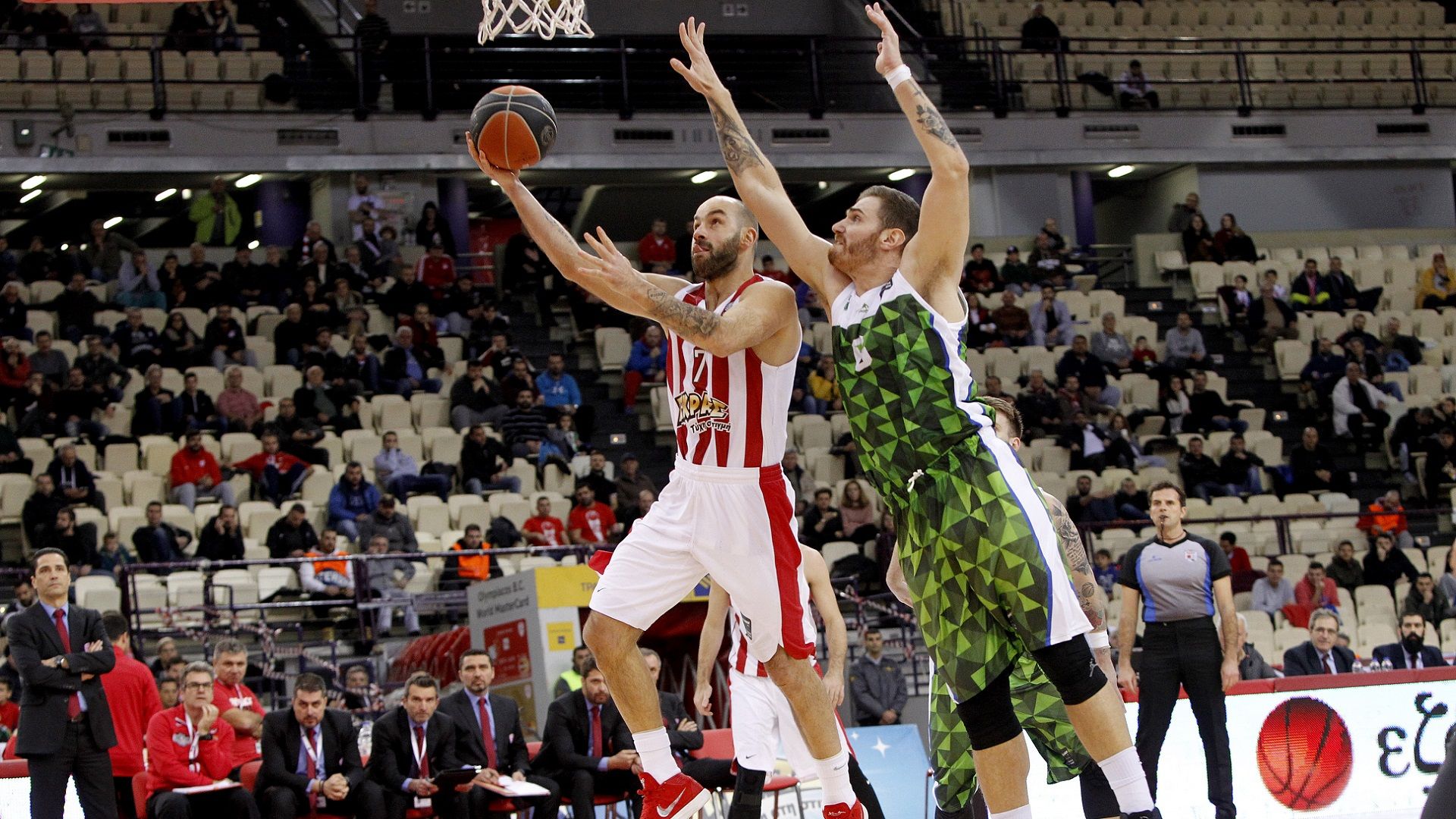 Με... 100άρα επί του ΓΣΛ/Φάρου