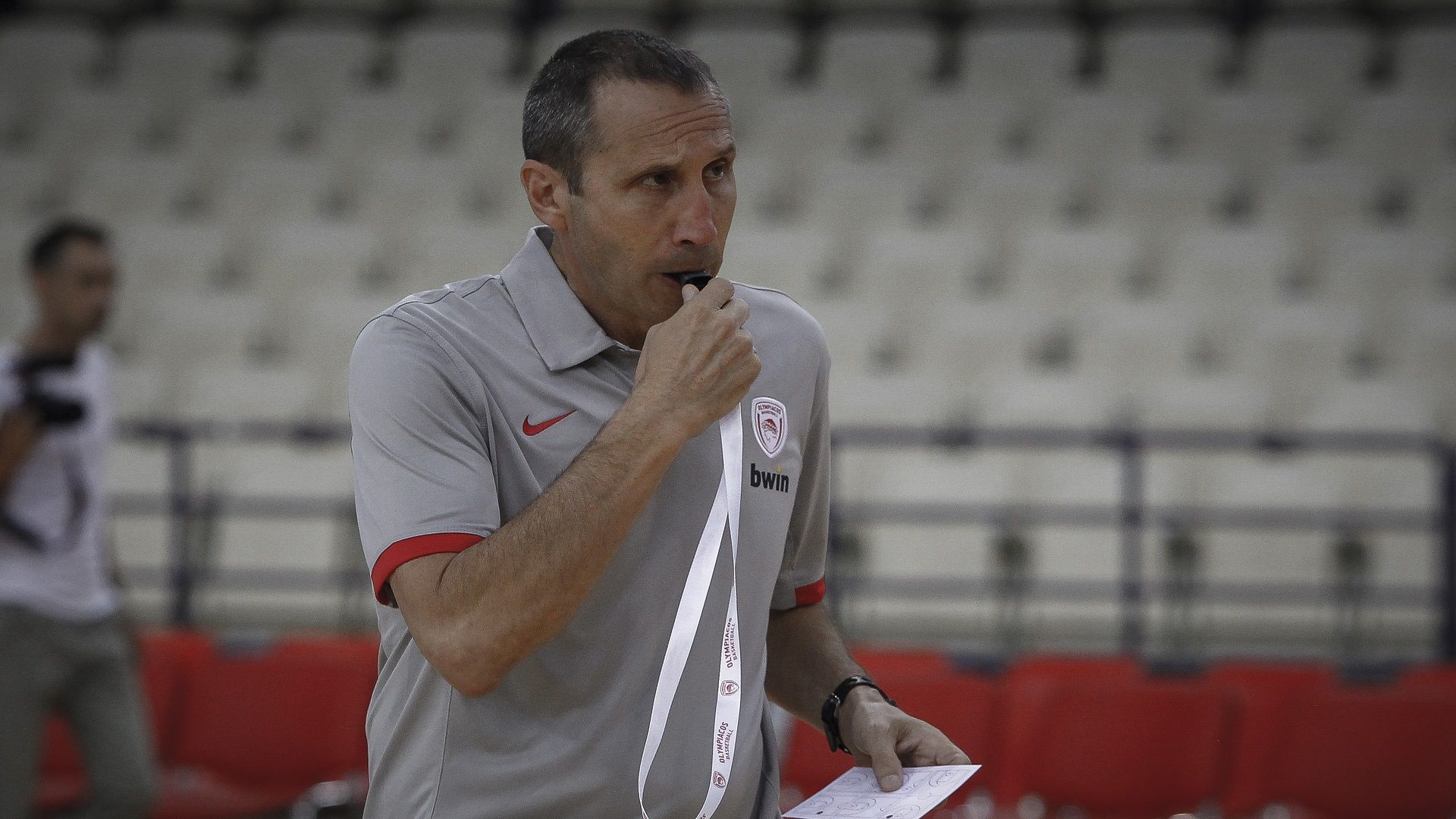 Μπλατ: «Δύσκολο, αλλά όχι απαραίτητα κακό…» (vid)