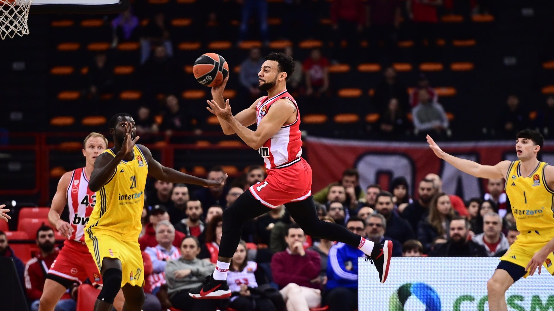 Υπέταξε στο ΣΕΦ την Άλμπα