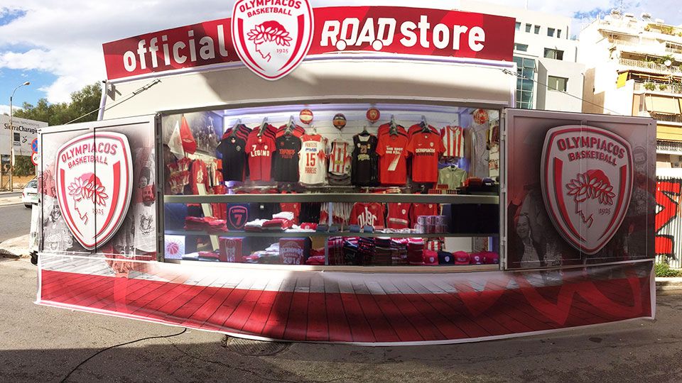 Αυτόγραφα και φωτογραφίες στο "ερυθρόλευκο" Road Store