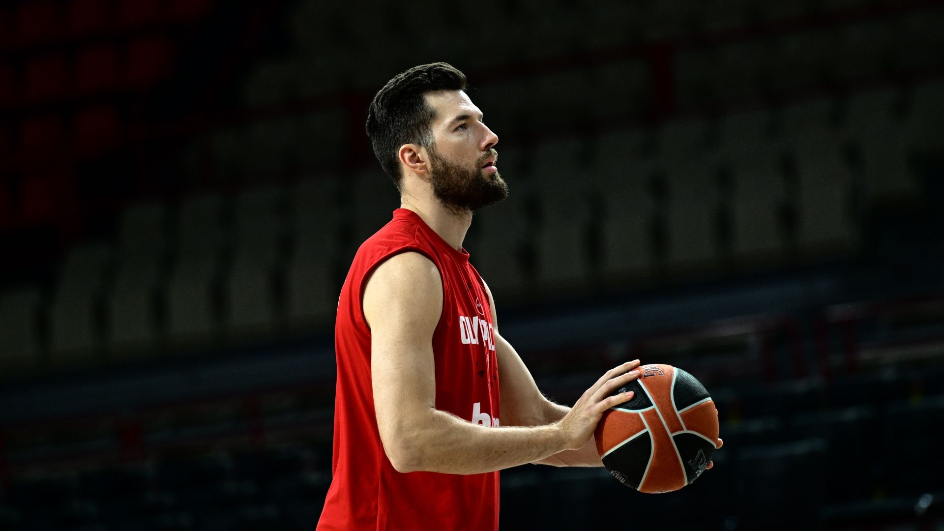 Peters on Barcelona: «It doesn't have so much to do with tactics, as with being physical»