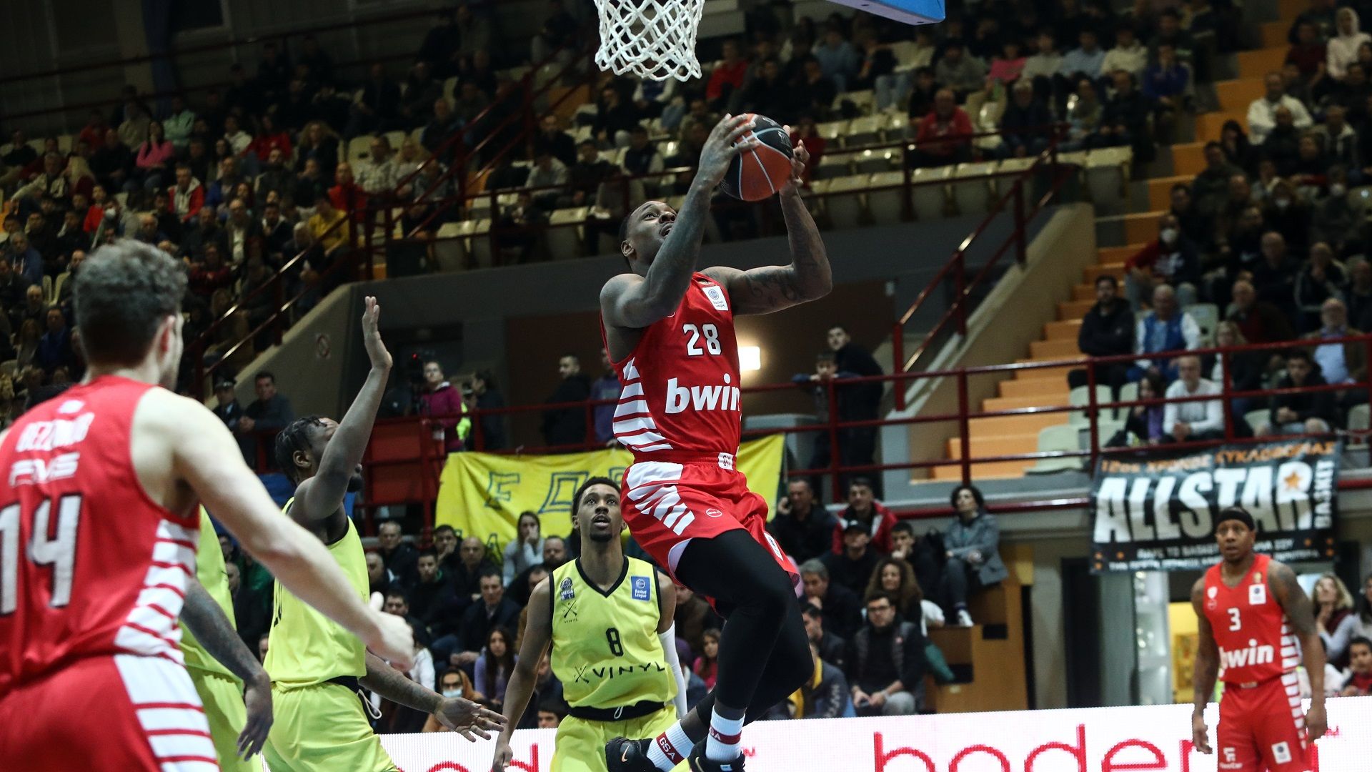 Συνεχίζει αήττητος ο Θρύλος!