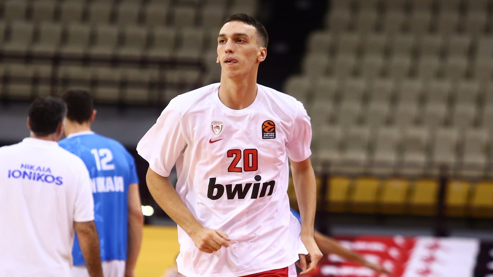 24'' με τον Αλεξέι Ποκουσέφσκι