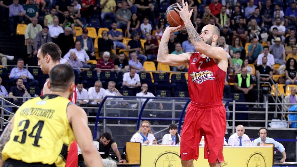 «Αγκαλιά» με την πρόκριση στον τελικό