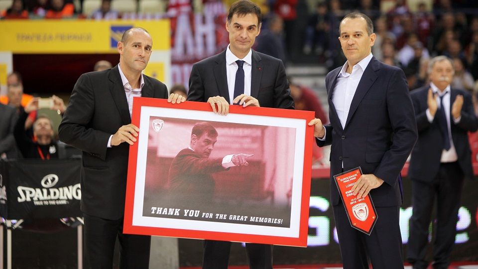 Τίμησε τον Μπαρτζώκα ο Ολυμπιακός