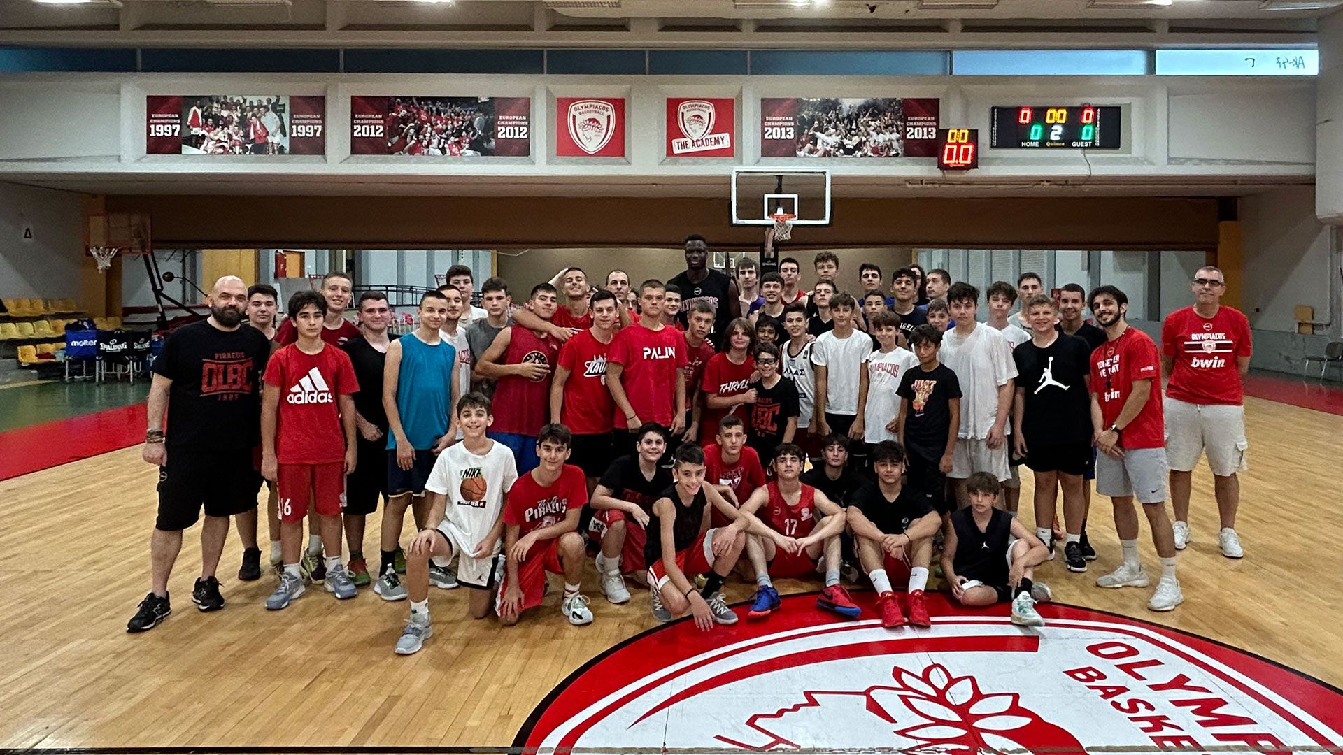 Με καλεσμένο τον Φαλ