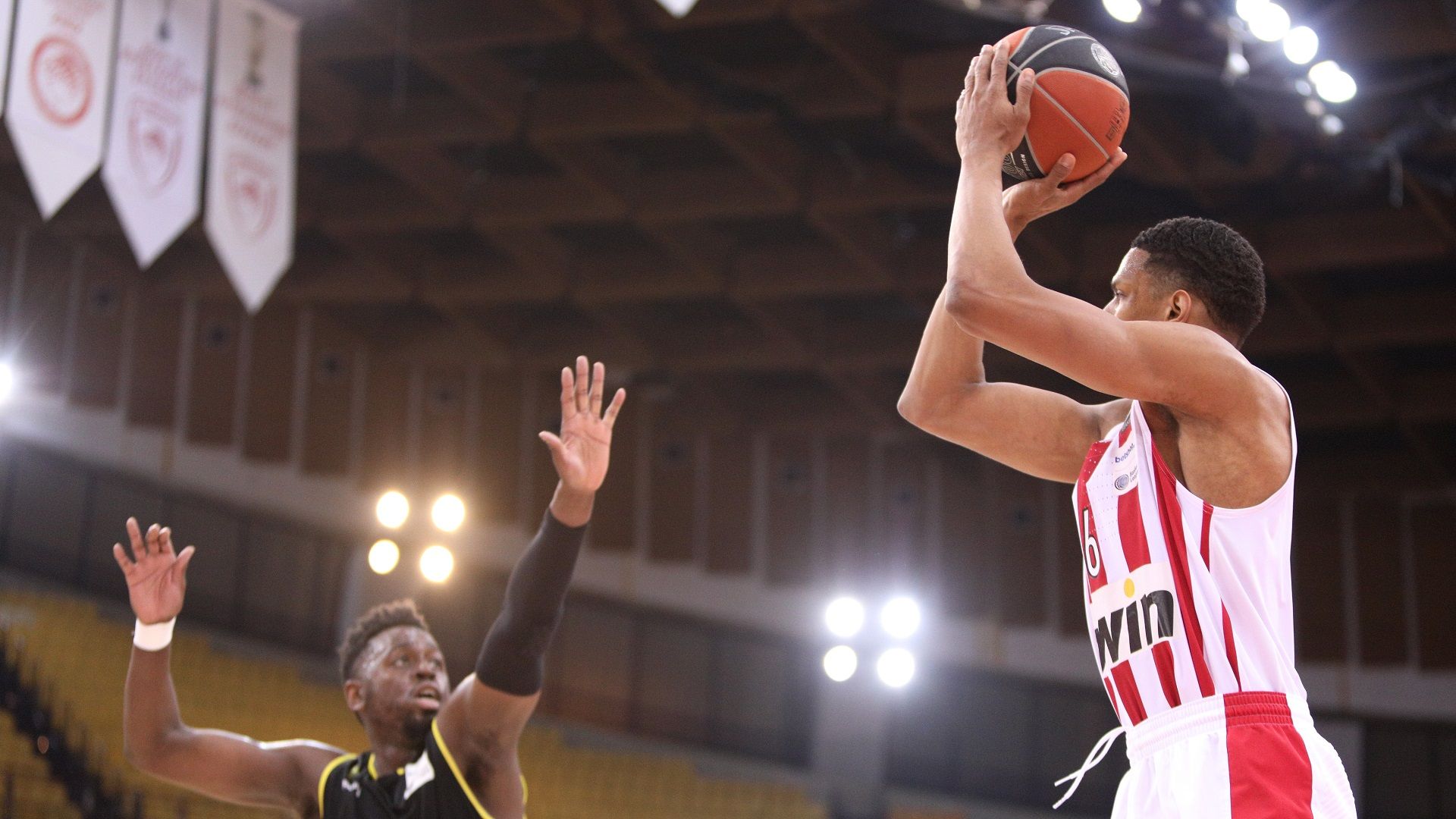 Κέρδισε τον Άρη και ετοιμάζεται για Μαυροβούνιο (vid)