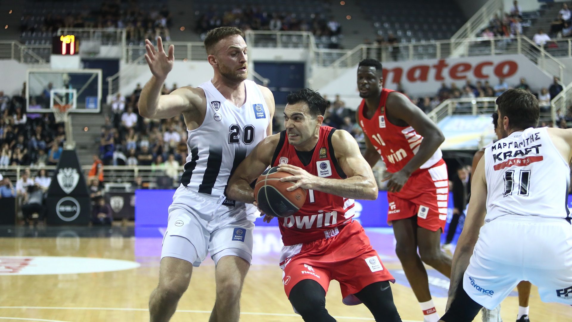 Ετοιμάζεται για... σκούπισμα!