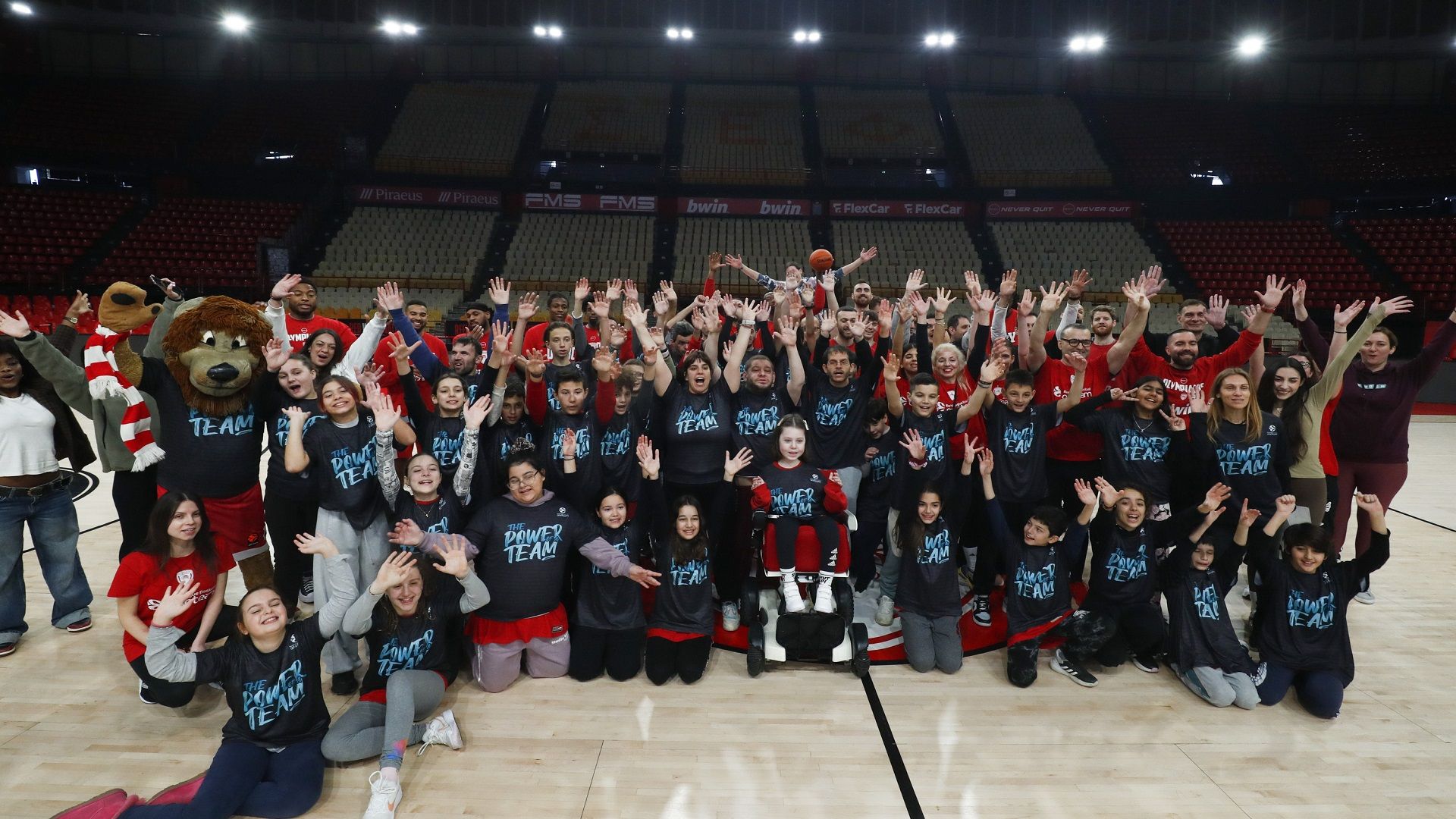 One Team: Γίναμε μία ομάδα (pics+vid)