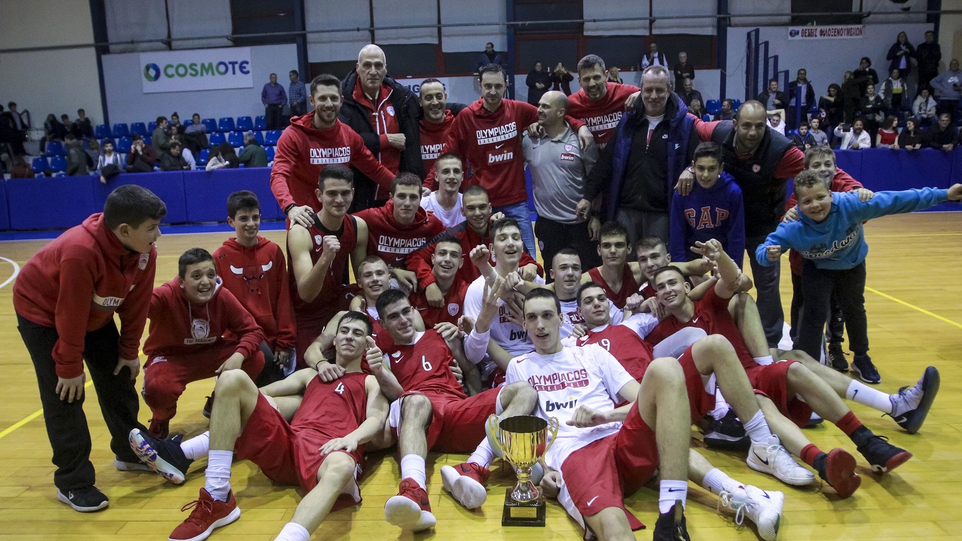 ΕΣΚΑΝΑ - Εφηβικό: Και πάλι Πρωταθλητής ο Ολυμπιακός! (pics+vid)