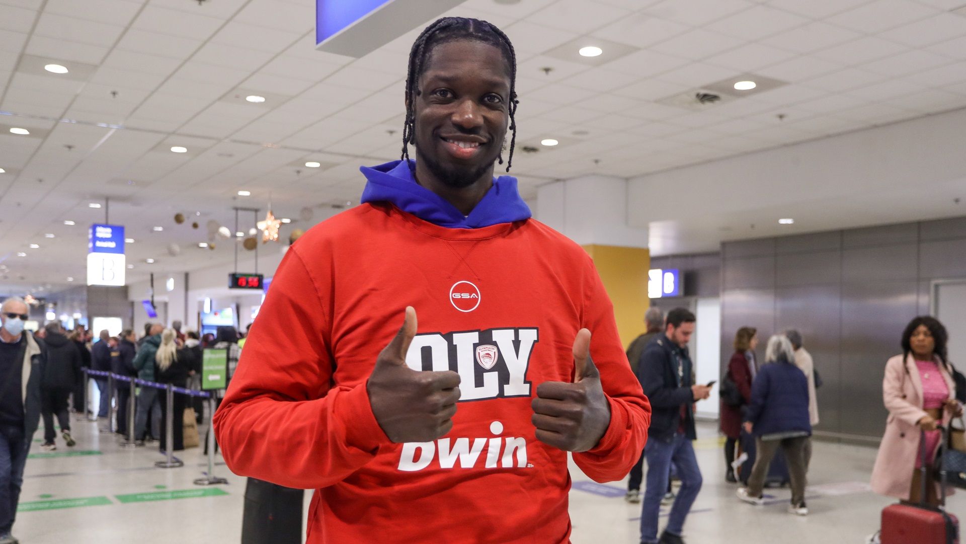 Mensah: «Blessed for the opportunity» (vid)