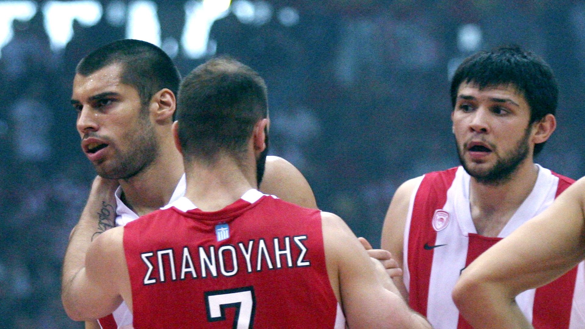 Οι αρχηγοί αποθεώνουν τον Αρχηγό!