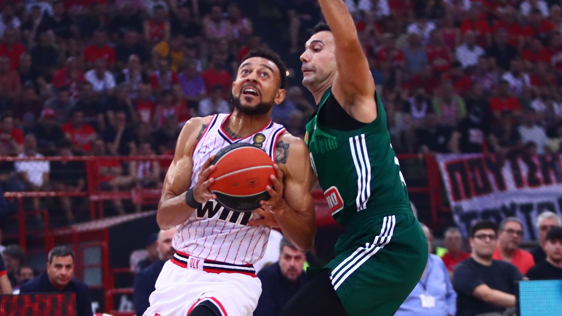 Έχασε τη μάχη, όχι τον πόλεμο