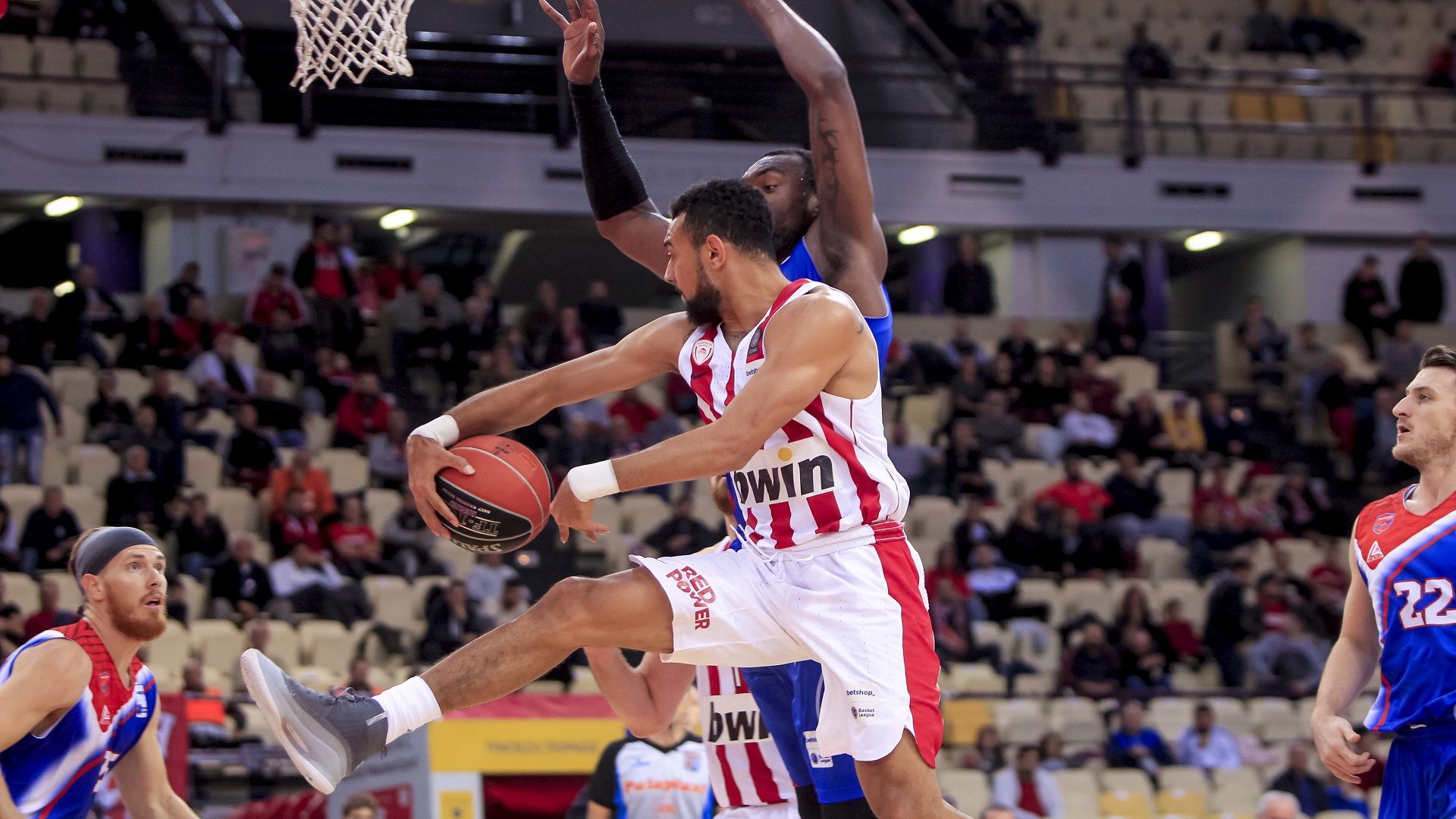 Με άνεση και με... Αγραβάνη!